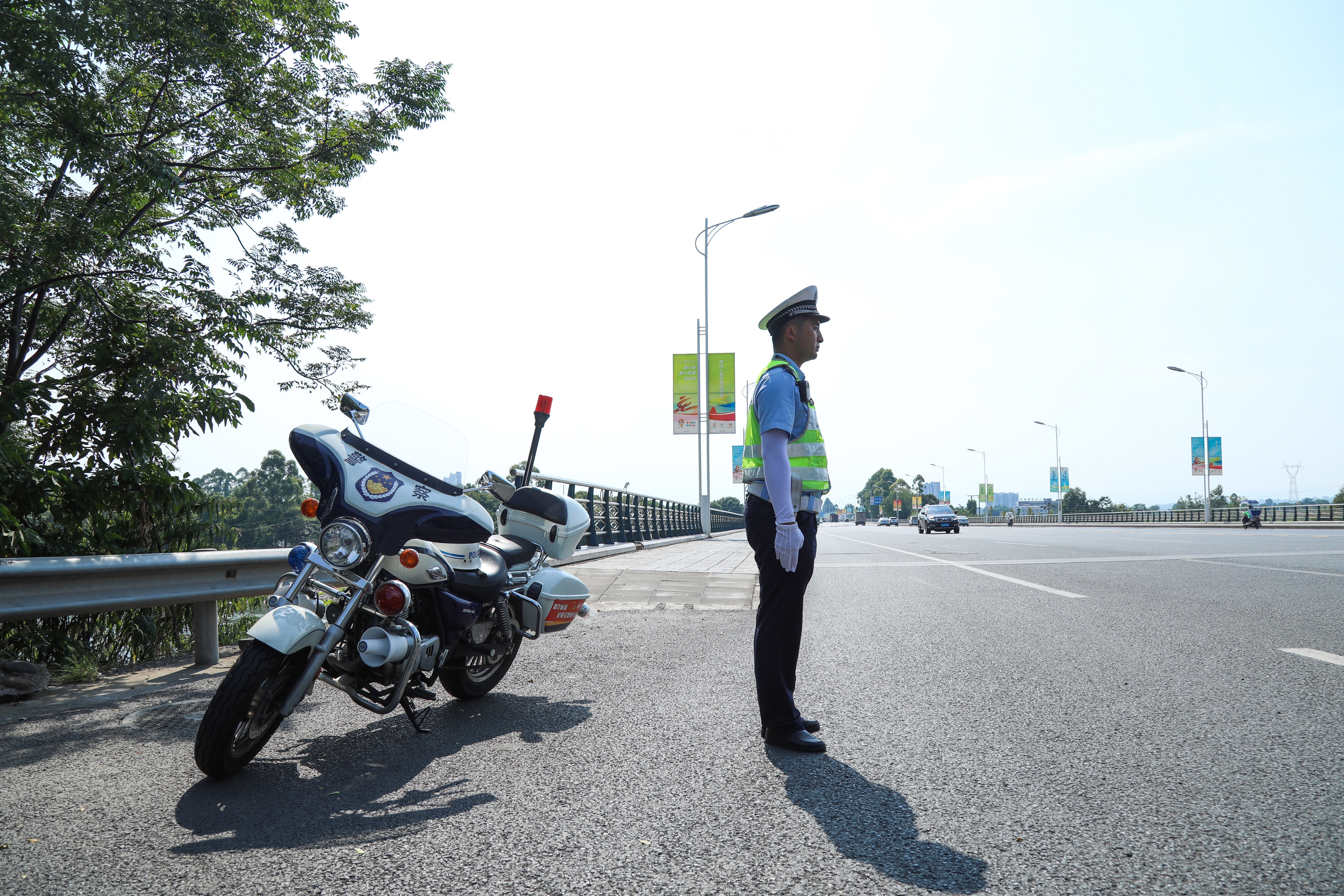 万众一心护省运 万无一失保安全  乐山公安交警圆满完成省运会交通安保任务