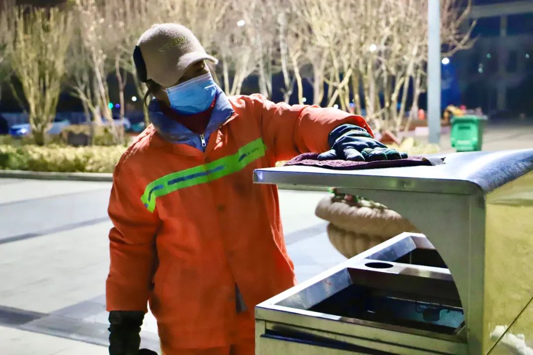 太原小店区环卫：坚守岗位“不打烊” 扮靓家园保“春洁”