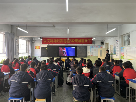 山西介休公安东南所：法制宣传进校园，上好开学“第一课”