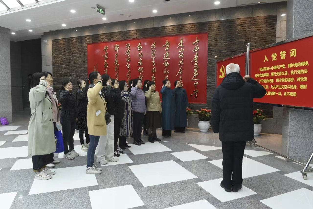 太原杏花岭街道：开展文明祭扫活动，发扬革命传统