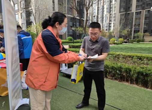 太原万柏林区长风西街街道：电梯安全无小事  筑牢平安第一线