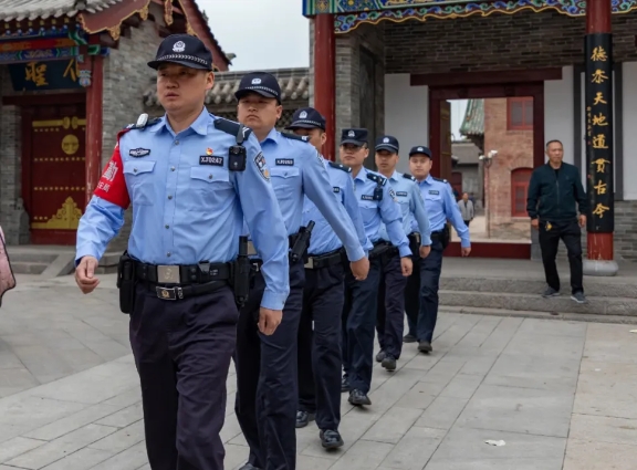 长治襄垣：“警察蓝”携手“志愿蓝”擦亮文旅新名片