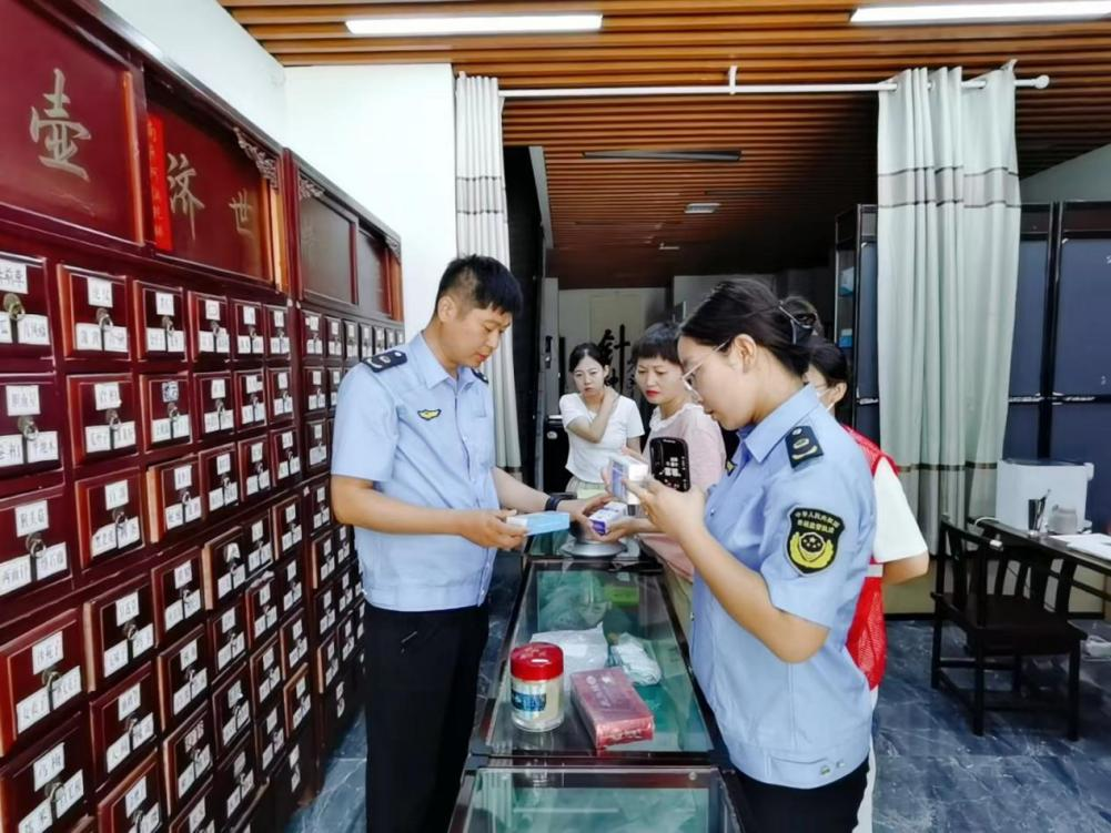 太原市万柏林区市场监督管理局开展药品零售企业违规销售处方药专项整治工作