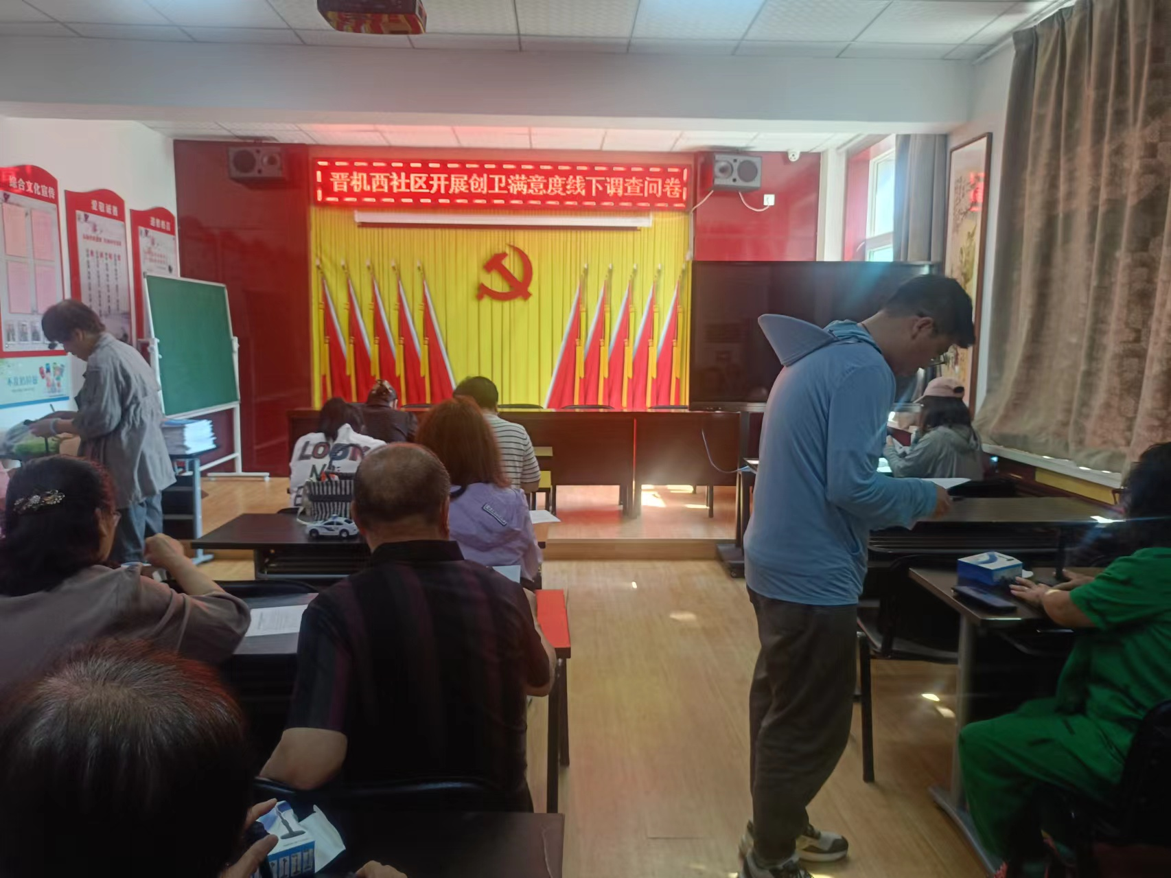 太原万柏林街道晋机西社区开展创建国家卫生城市满意度线下调查活动