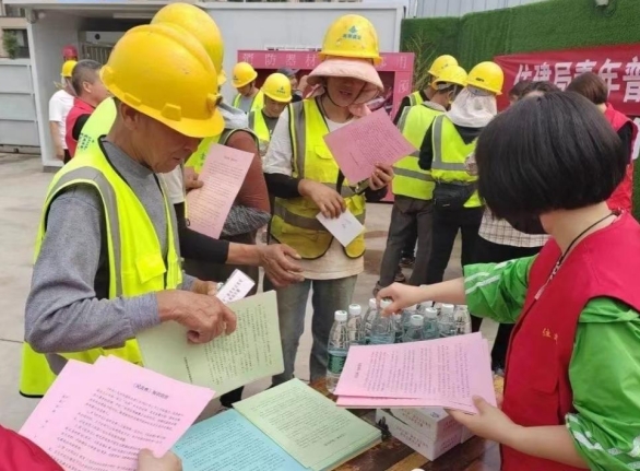 忻州市住建局开展民法典宣传月活动