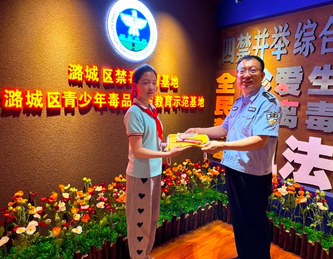 跟警察蜀黍过“六一”，真的很有趣！