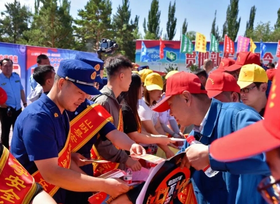 朔州各地掀起“安全宣传咨询日”活动热潮，普及消防安全知识