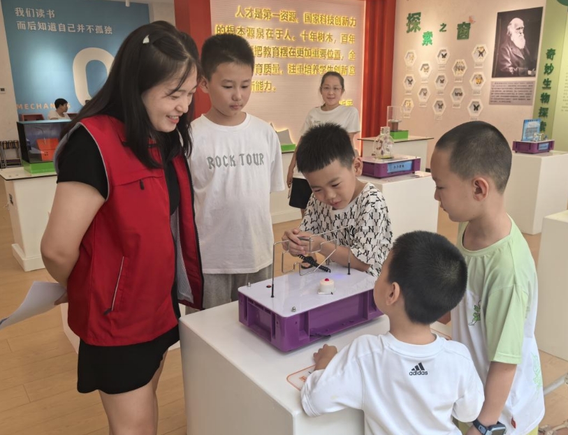 科技点亮童心  智慧启迪未来——太原杏花岭区妇联暑期儿童研学成长营走进享堂社区科