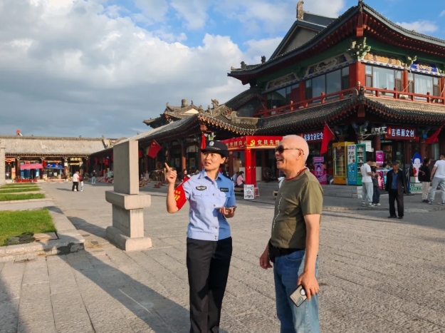 邓艳梅：用坚守绘就千年木塔美丽“警”色