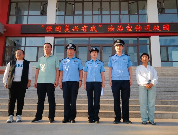 太原娄烦县公安局城关派出所深入学校开展法制宣传进校园活动