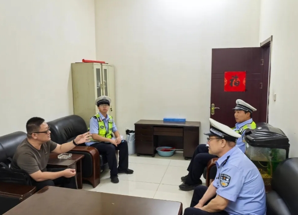 临汾尧都区：交安宣传进企业  守护安全“零距离”