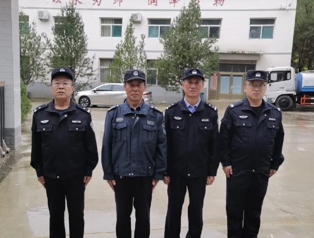 吕梁交城县东坡底派出所强化巡逻防范，警保联动共筑平安