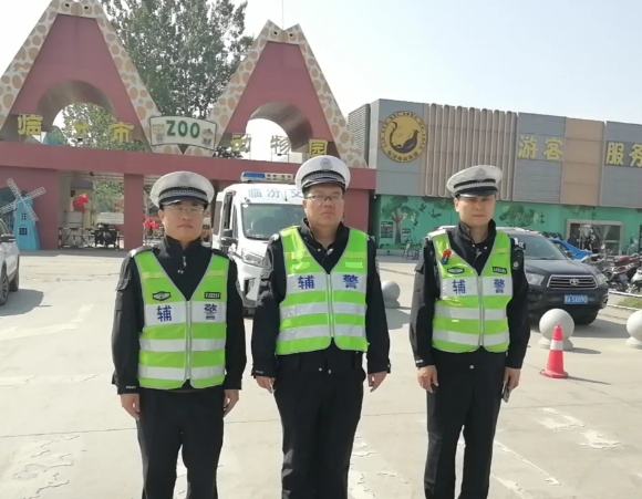 临汾公安交警坚守工作岗位 护航国庆假日道路交通安全畅通