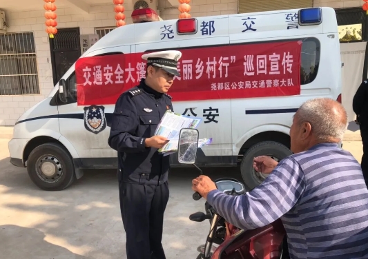 临汾尧都交警 关注“一老一小” 守护“朝夕美好”