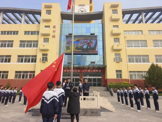 吕梁交城：网安大队走进校园开展打击整治网络谣言宣传活动