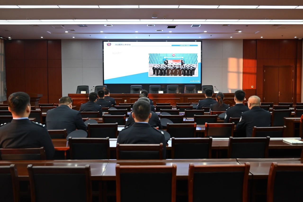 用“法警蓝”护卫“法徽红”——吕梁柳林法院开展庆祝警察节活动