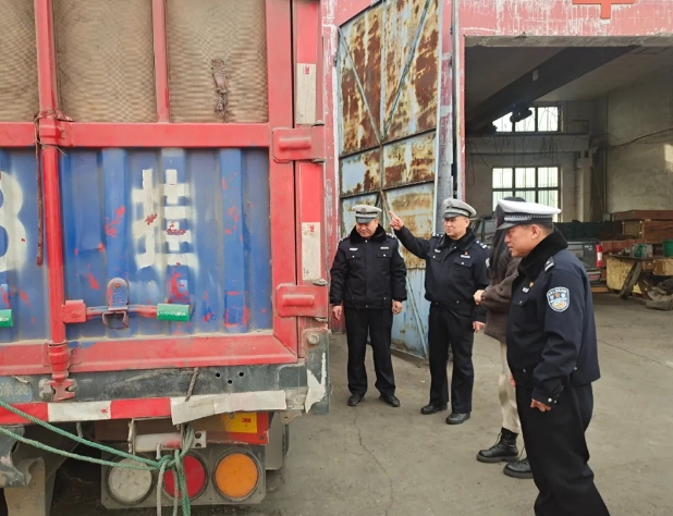 临汾侯马交警深入辖区“两货一危企业”“二、三轮电动车销售点”开展交通安全大检查、