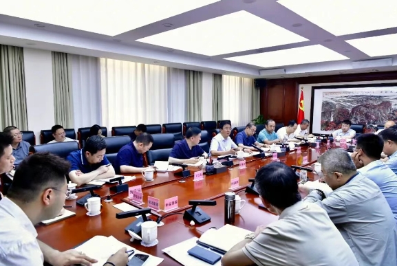 晋中灵石县县长陈昉主持召开煤炭行业经济运行分析会议