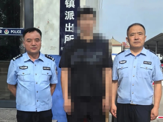 运城河津市公安局僧楼镇派出所连续两日劝投两名网上在逃人员