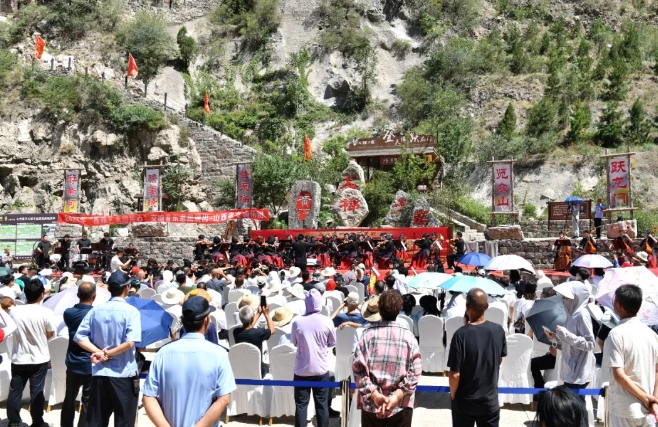 山西省交响乐团“高雅艺术润民心”惠民演出在运城市倾情上演