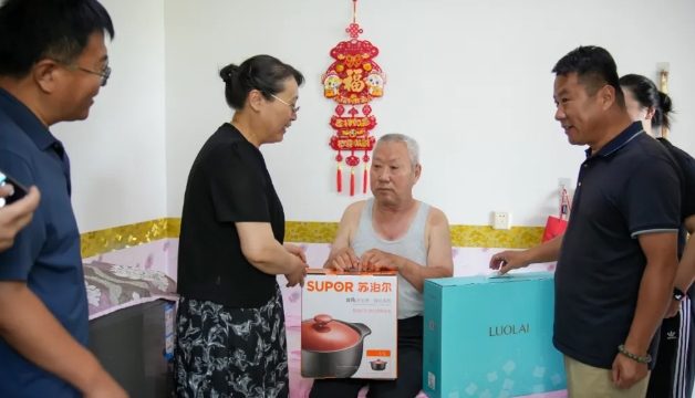 吕梁市退役军人事务局、市爱国拥军促进会联合走进柳林县开展慰问活动