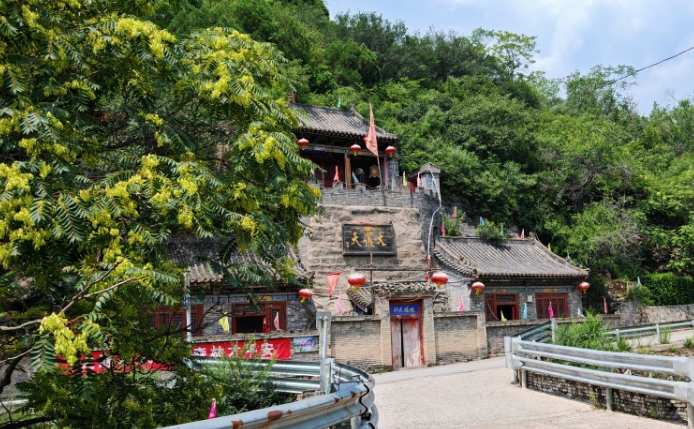 柳子河下石村段惊现太原版“九寨沟”