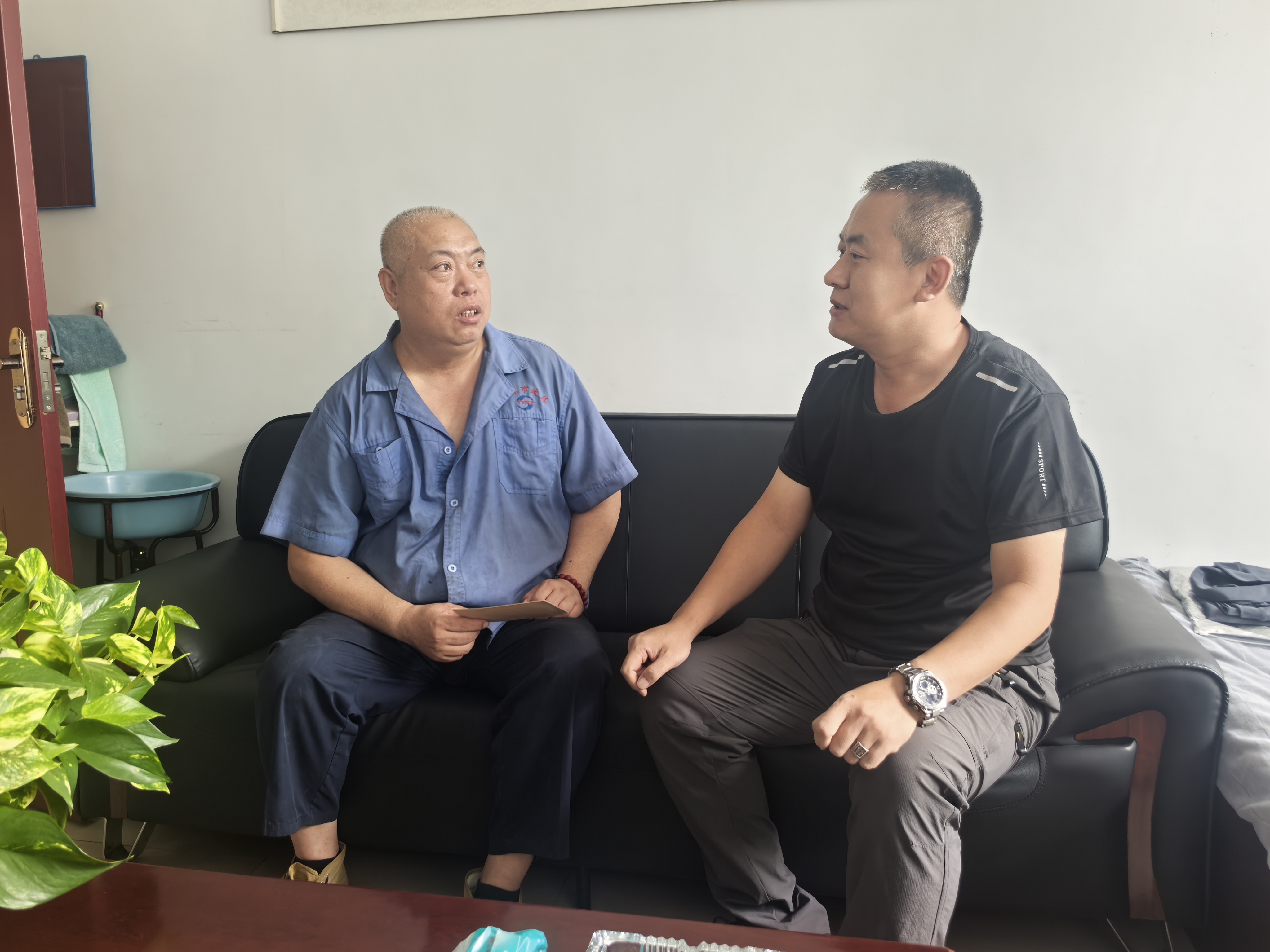 太原市政集团沥青拌和厂开展“八一”双拥慰问活动