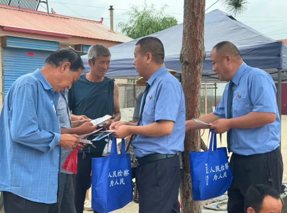 全民参与扫黑除恶  共筑法治平安家园——吕梁岚县人民检察院开展扫黑除恶主题宣传活