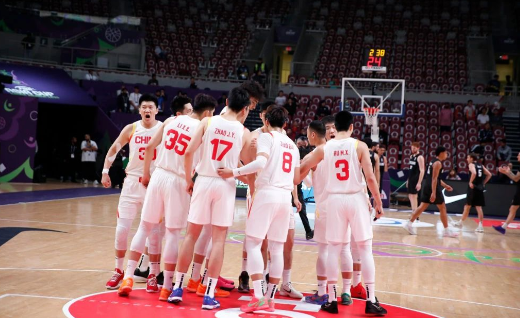 时隔10年！中国男篮，杀入决赛！