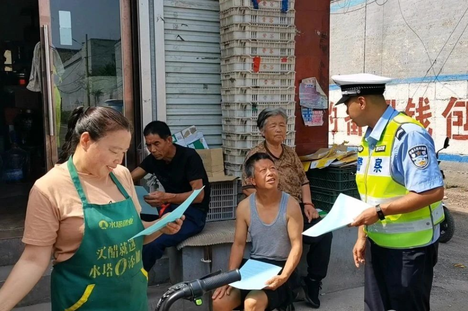 吕梁交城公安交警：美丽乡村送“安全”  守护“夕阳”平安行