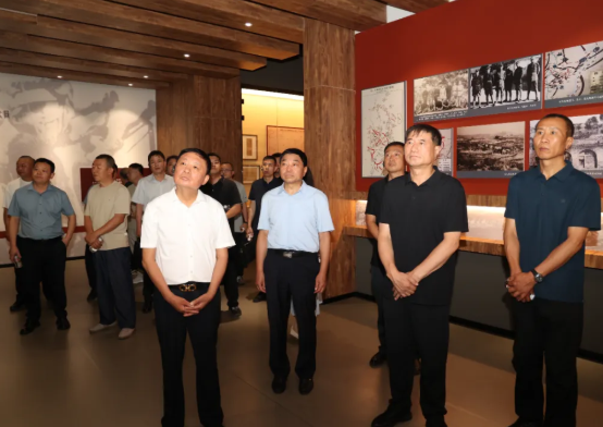 晋中市榆次区政协主席邢如彪一行莅临吕梁泰化集团调研指导