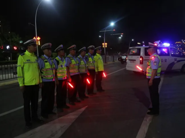 临汾霍州公安交警扎实开展道路交通秩序“严查严管严控”百日攻坚集中整治行动