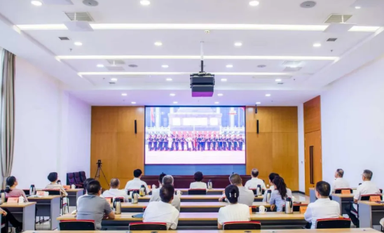 太原迎泽区组织收看纪念中国人民抗日战争暨世界反法西斯战争胜利80周年大会（一）