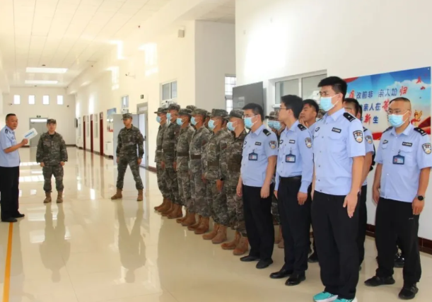 忻州保德县检察院联合看守所、武警中队开展监所安全检查活动