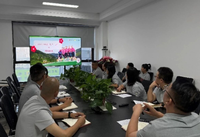 富德生命人寿吕梁中支开展“春蕾计划”爱心捐助活动