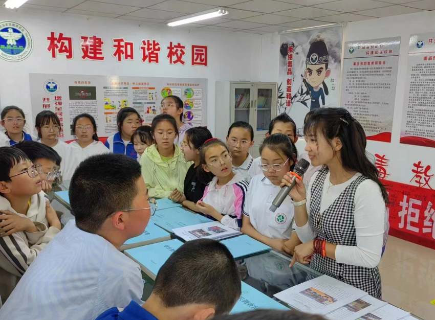 忻州代县深入开展校园禁毒“五个一”活动暨林则徐生平史绩联展参观