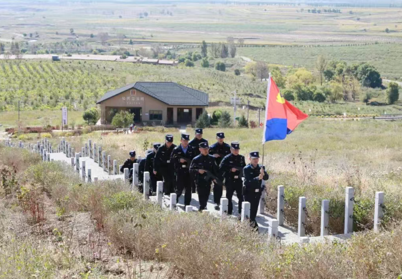 警旗引航护长城   藏蓝坚守庆华诞 ——大同左云公安篇