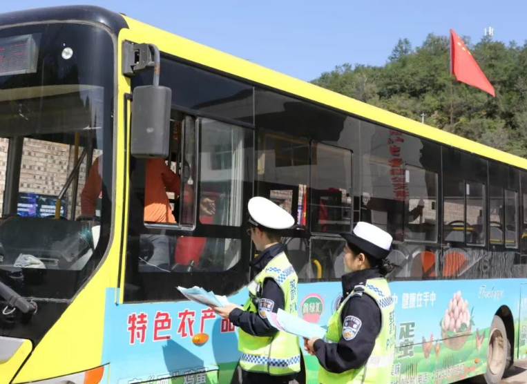 吕梁交口交警：强化客运驾驶人安全教育