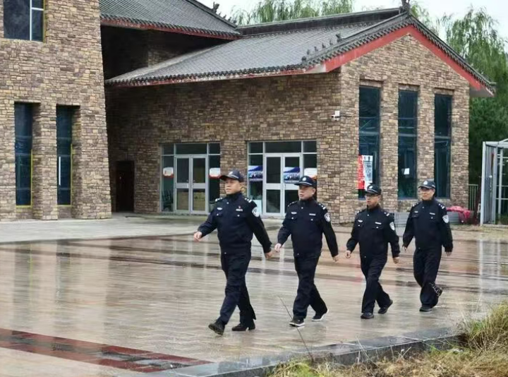 吕梁‍离石公安：这个“十一”，坚守“如一”！
