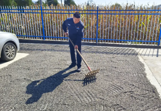 长治黎城：秋雨阻秋收，警营变“晒场”