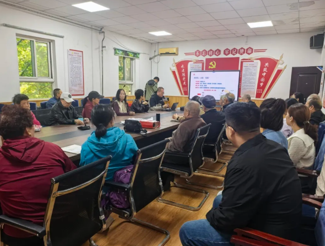 临汾市中心医院在山西师范大学离退休人员管理部开展健康知识普及活动