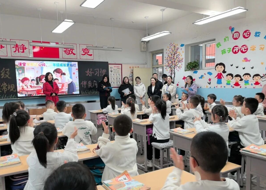 规范促成长  习惯筑未来——吕梁离石区南关小学开展一年级新生入学日常行规评比活动