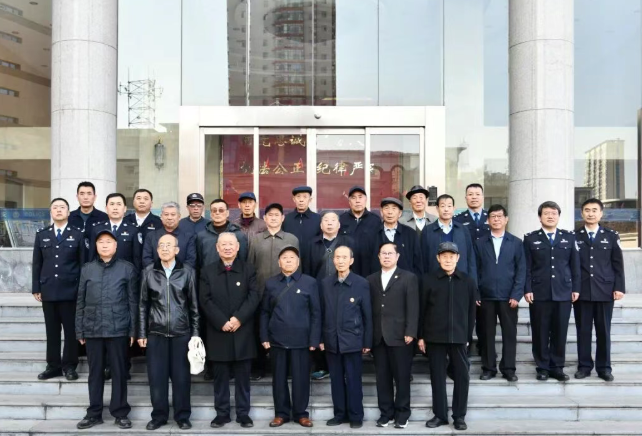 吕梁市公安局隆重举行“情暖重阳  警色相伴”重阳节活动