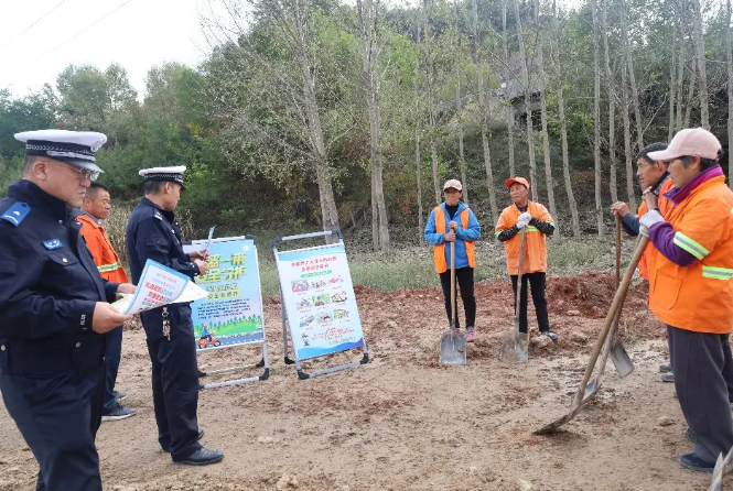 吕梁临县：交通安全宣传“进工地”  守护务工出行路