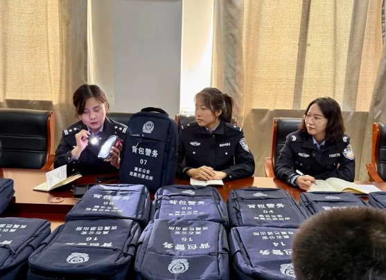 吕梁离石区西属巴派出所：“背包警务”装民生  暖民心
