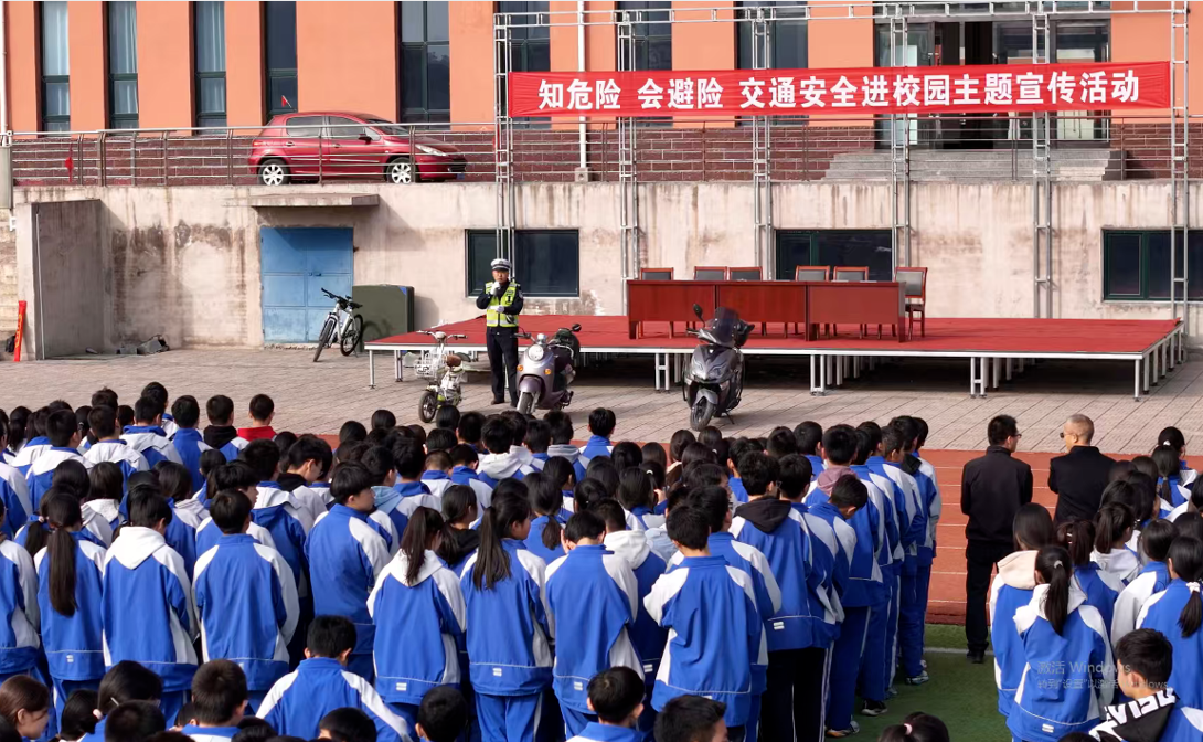 警校联动筑屏障  安全护航伴韶华——长治黎城交警多维创新宣教模式  为全县中学生
