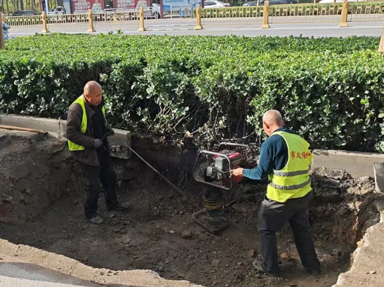 运城市政公用服务中心快速处置河东街道地下空洞隐患