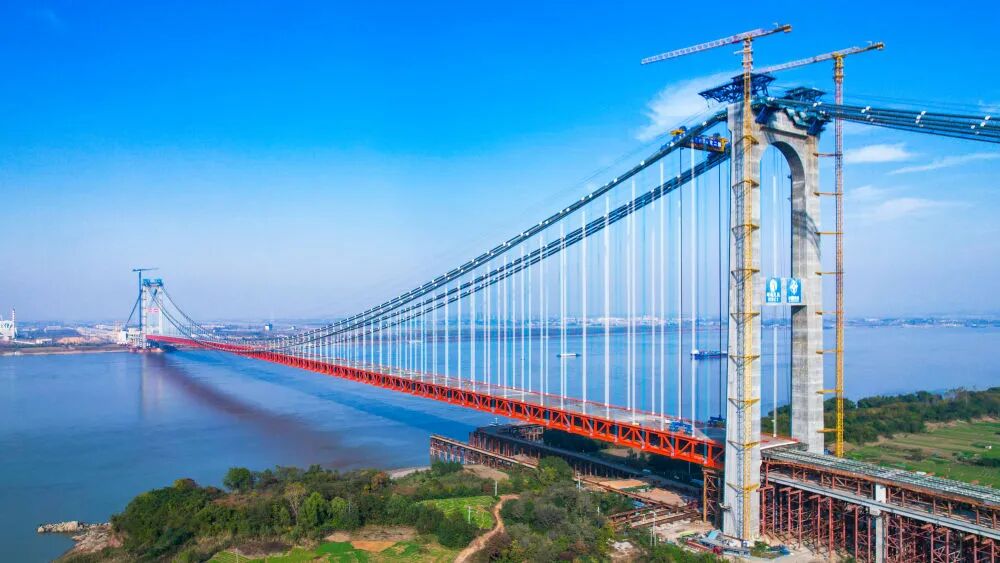 这一长江大桥，顺利合龙！