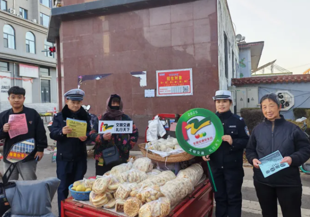临汾公安交警深入社区奏响“122全国交通安全日”宣传预热序曲