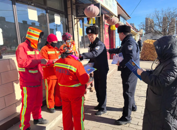  “全国交通安全日”大同公安交管在全市范围内开展多种多样的122主题宣传活动